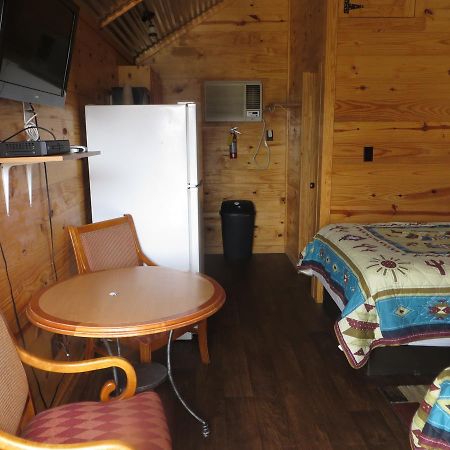 All Tucked Inn Cabins Stockdale 外观 照片