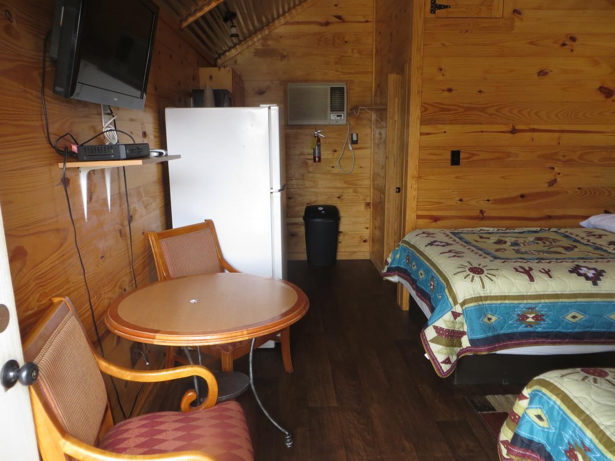 All Tucked Inn Cabins Stockdale 外观 照片