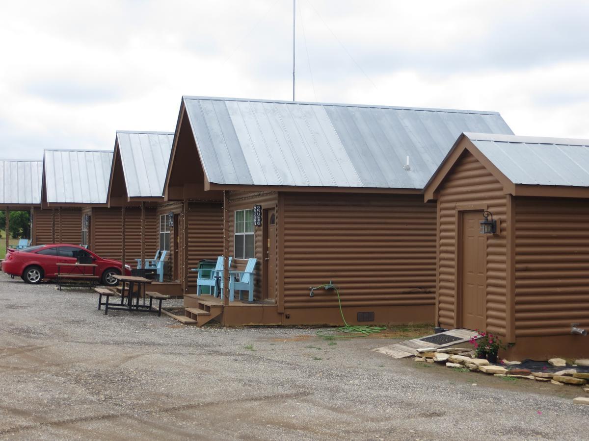 All Tucked Inn Cabins Stockdale 外观 照片