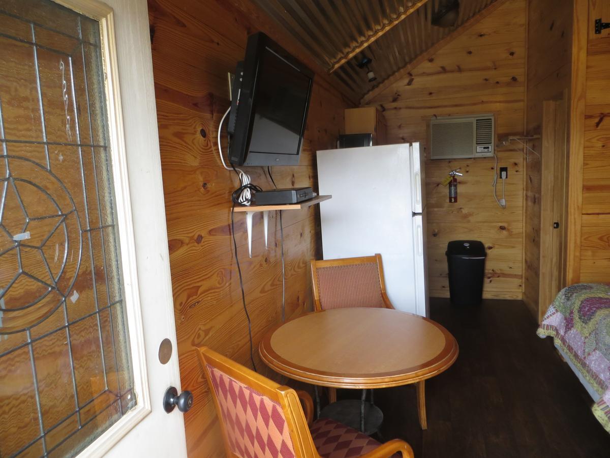 All Tucked Inn Cabins Stockdale 外观 照片