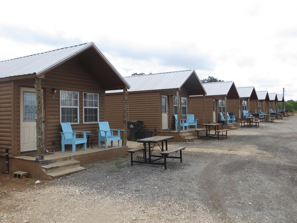 All Tucked Inn Cabins Stockdale 外观 照片