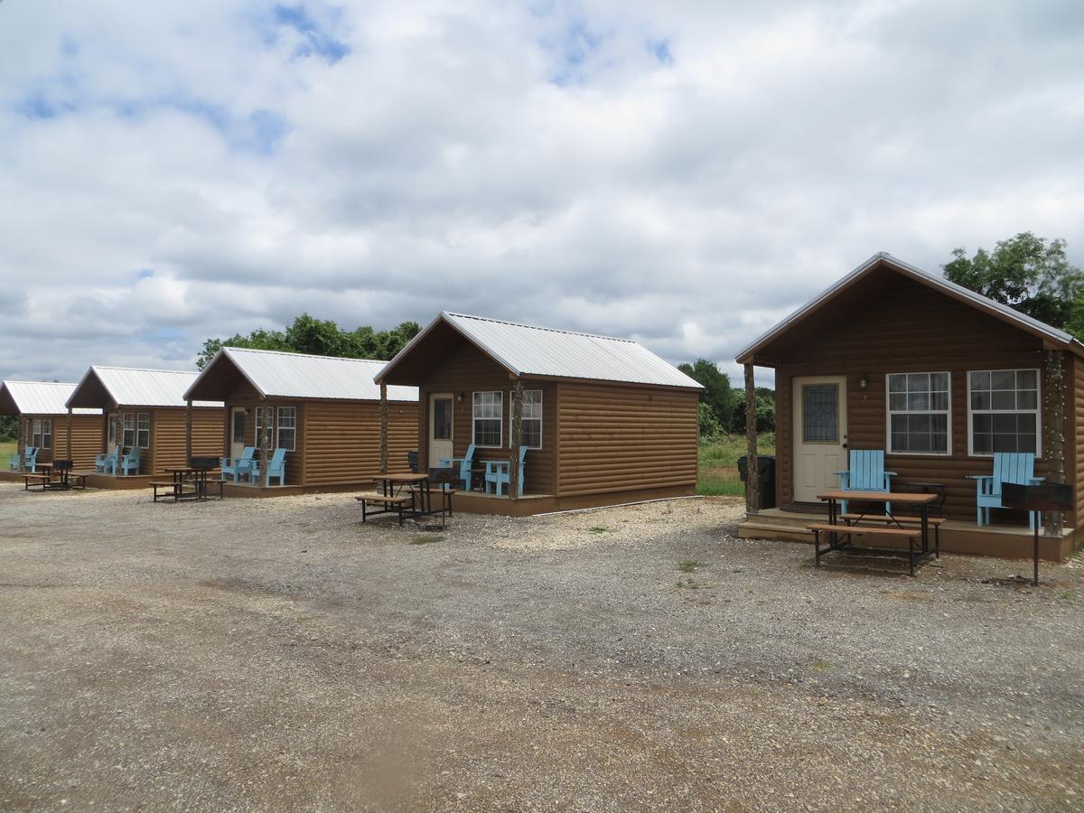 All Tucked Inn Cabins Stockdale 外观 照片